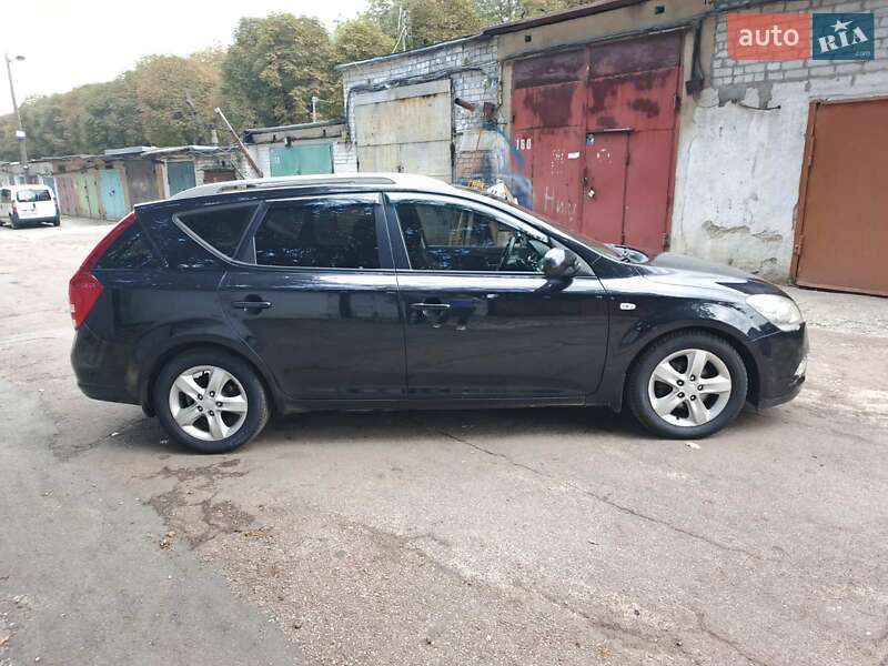 Універсал Kia Ceed 2012 в Житомирі