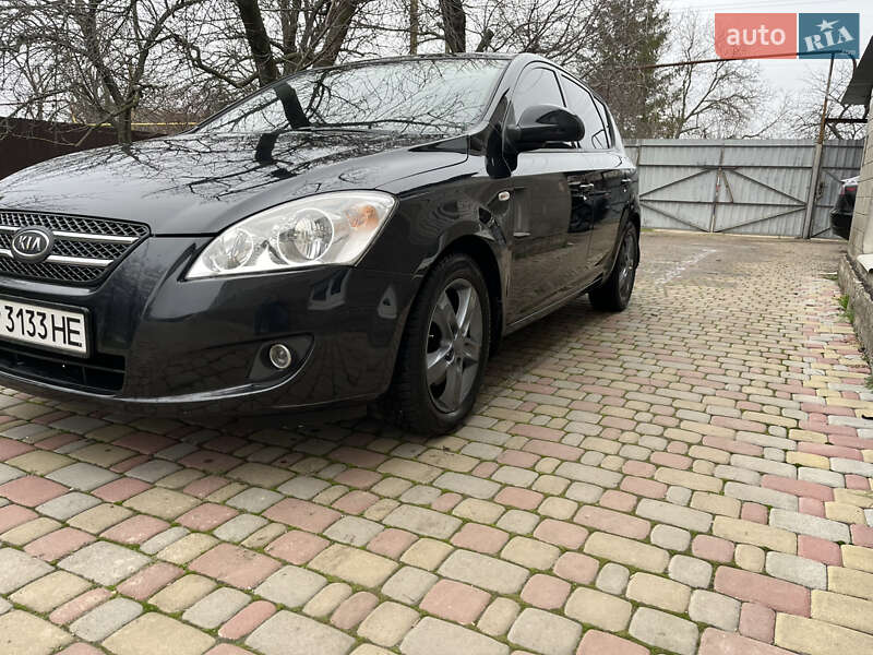 Хэтчбек Kia Ceed 2008 в Запорожье фото 2 Хэтчбек Kia Ceed 2008 в Запорожье