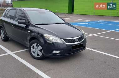 Хэтчбек Kia Ceed 2011 в Киеве