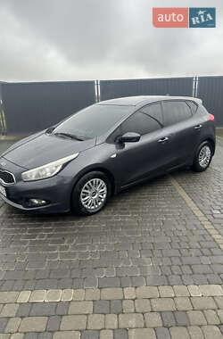 Хэтчбек Kia Ceed 2013 в Мукачево