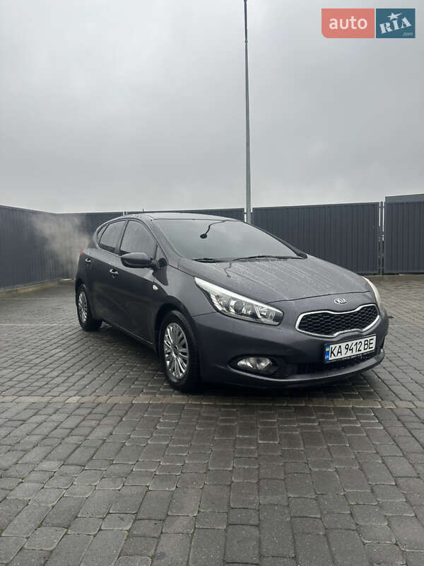 Хэтчбек Kia Ceed 2013 в Мукачево