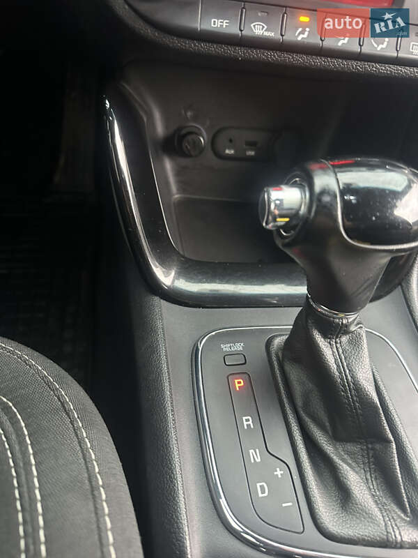 Хэтчбек Kia Ceed 2013 в Мукачево