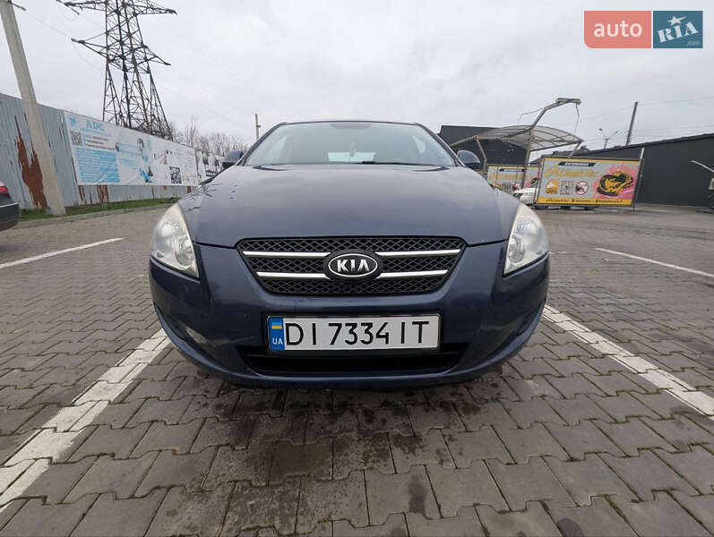 Хэтчбек Kia Ceed 2009 в Черновцах