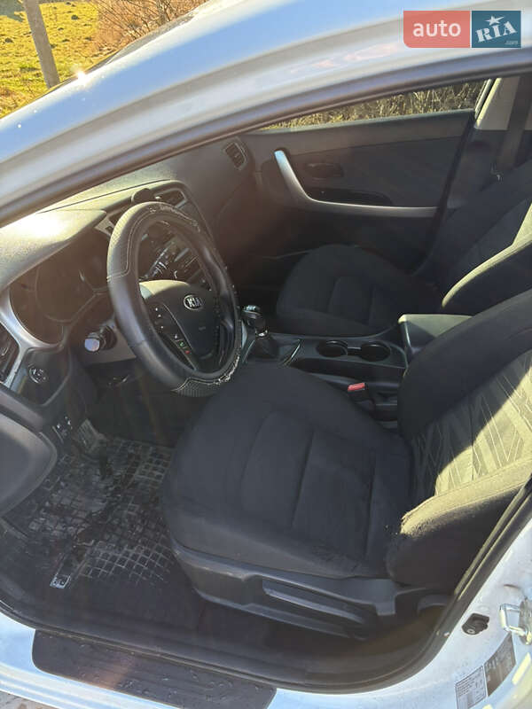Хэтчбек Kia Ceed 2012 в Львове