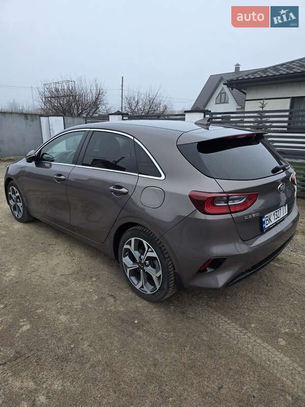 Хэтчбек Kia Ceed 2019 в Сарнах