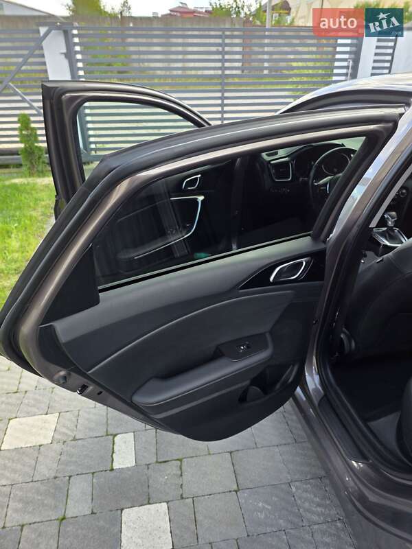 Хэтчбек Kia Ceed 2019 в Сарнах