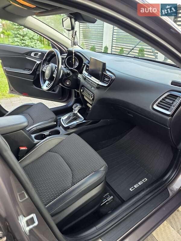 Хэтчбек Kia Ceed 2019 в Сарнах
