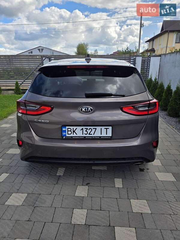 Хэтчбек Kia Ceed 2019 в Сарнах