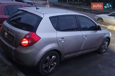 Хэтчбек Kia Ceed 2008 в Буче