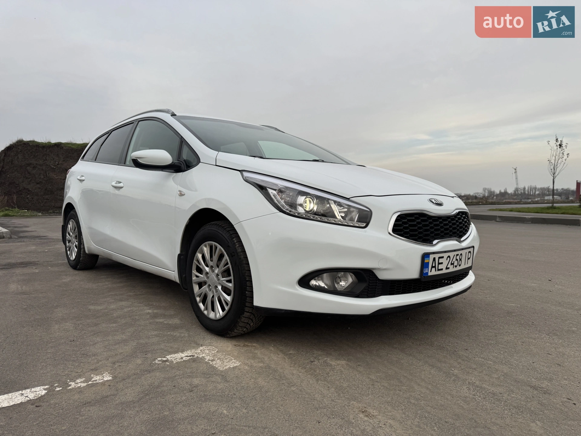 Kia Ceed 2013 VIN U5YHN816AEL055888 фото оголошення 4 з 31