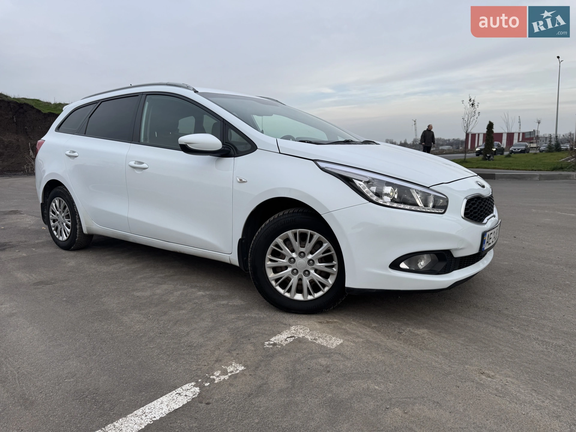 Kia Ceed 2013 VIN U5YHN816AEL055888 фото оголошення 2 з 31