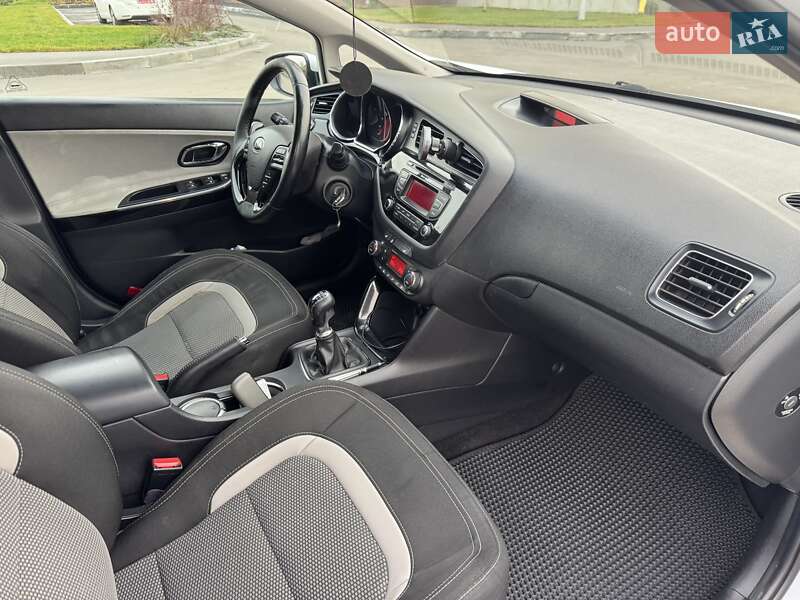 Универсал Kia Ceed 2013 в Днепре фото 22 Универсал Kia Ceed 2013 в Днепре