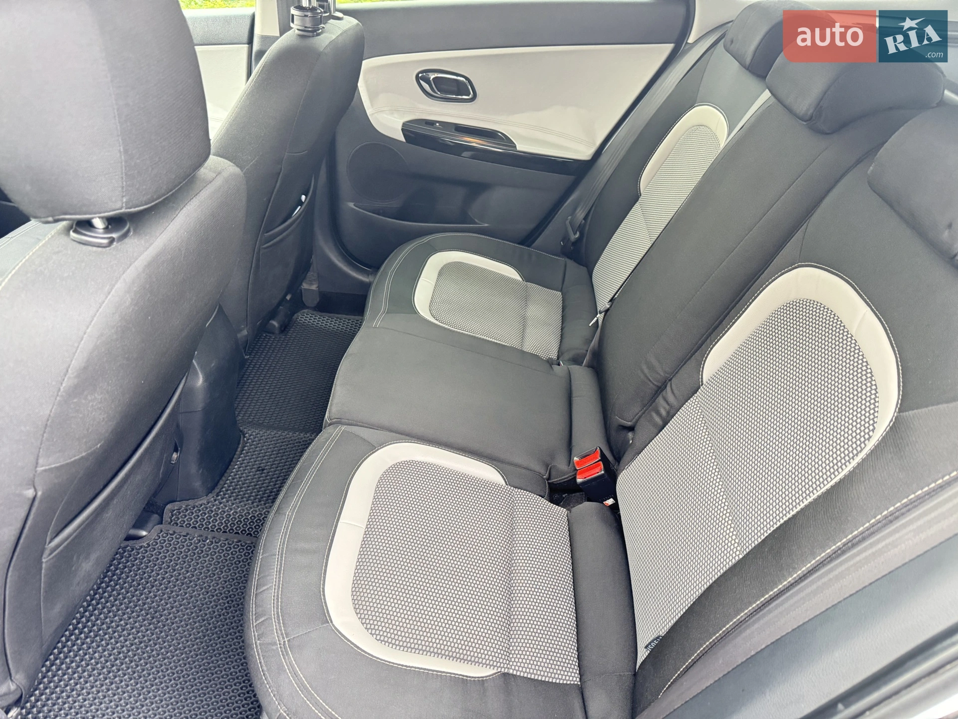 Kia Ceed 2013 VIN U5YHN816AEL055888 фото оголошення 26 з 31