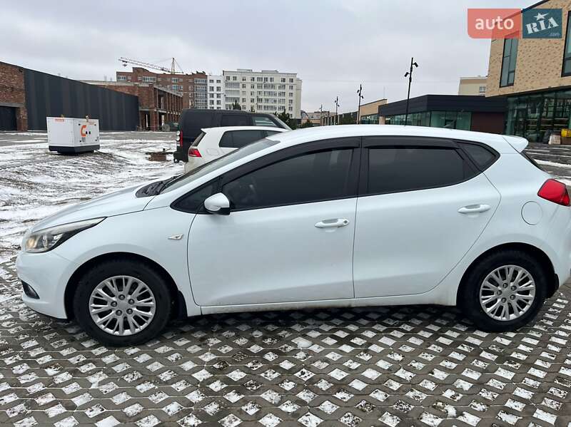 Хэтчбек Kia Ceed 2012 в Хмельницком