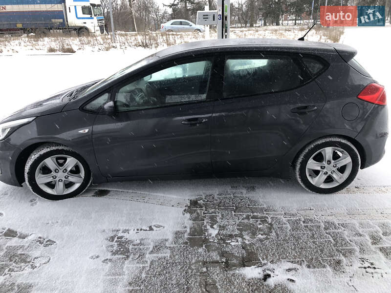 Хэтчбек Kia Ceed 2015 в Киеве