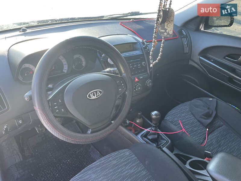 Хэтчбек Kia Ceed 2008 в Коростене фото 11 Хэтчбек Kia Ceed 2008 в Коростене