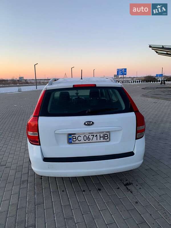 Універсал Kia Ceed 2010 в Красному