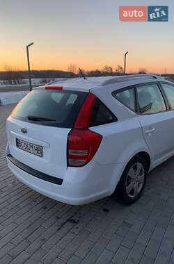 Универсал Kia Ceed 2010 в Красном