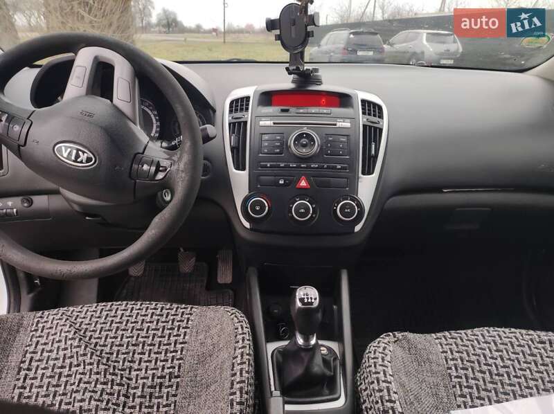 Універсал Kia Ceed 2010 в Красному