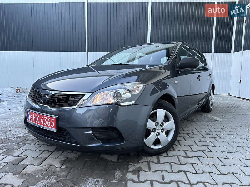 Хэтчбек Kia Ceed 2010 в Коломые