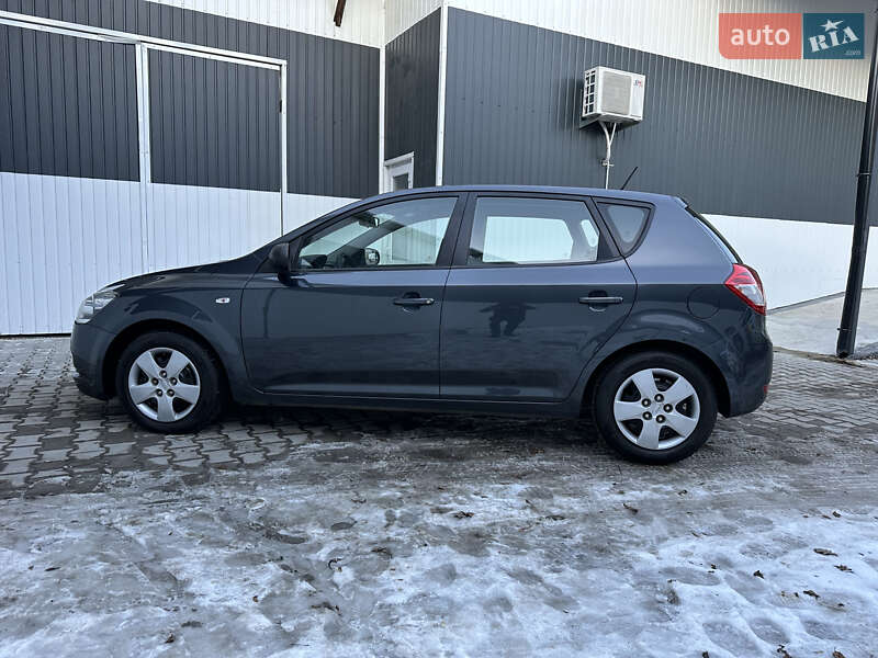 Хэтчбек Kia Ceed 2010 в Коломые