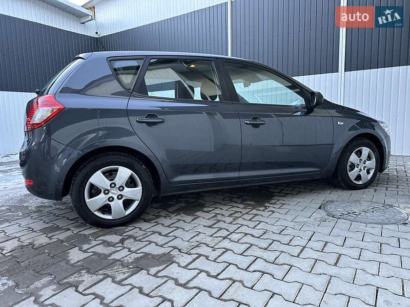 Хэтчбек Kia Ceed 2010 в Коломые