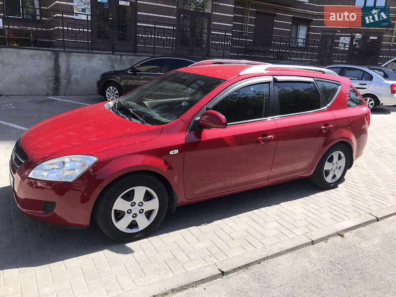 Универсал Kia Ceed 2008 в Хмельницком