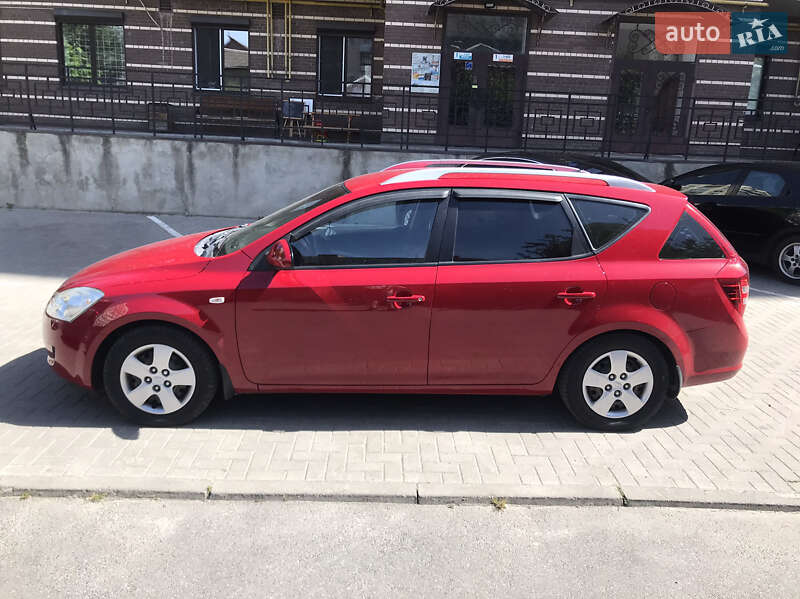 Универсал Kia Ceed 2008 в Хмельницком