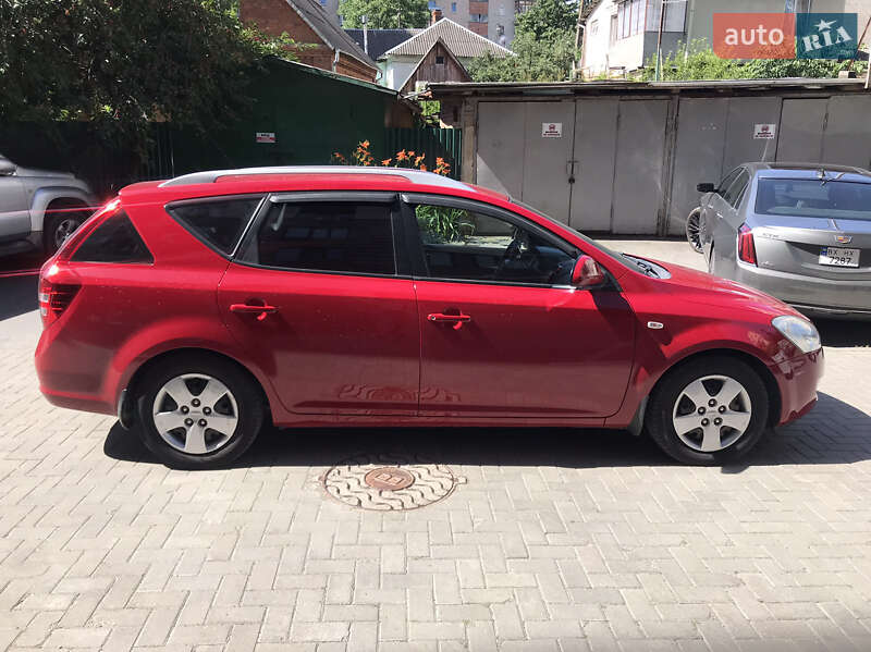 Универсал Kia Ceed 2008 в Хмельницком