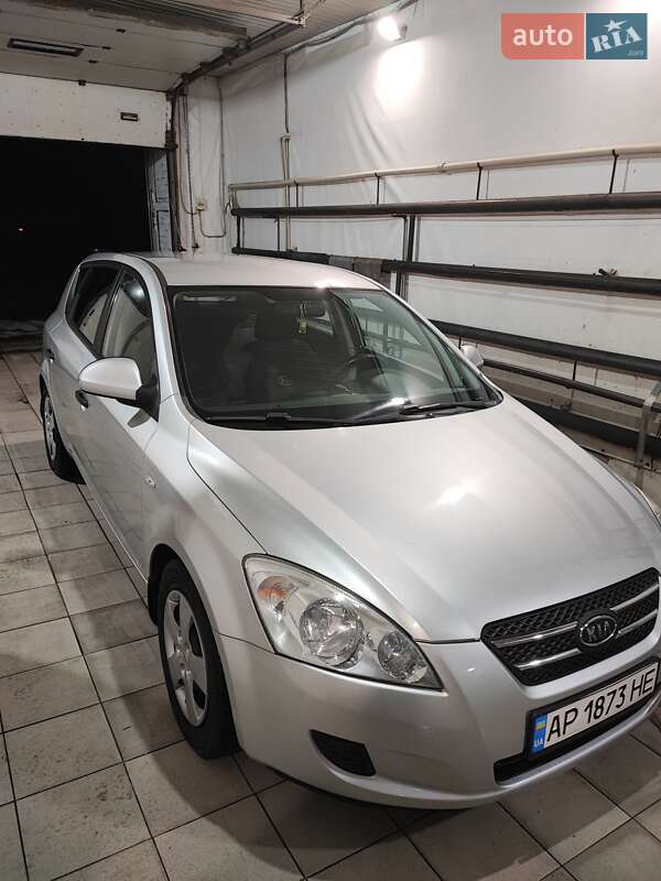 Хетчбек Kia Ceed 2008 в Запоріжжі