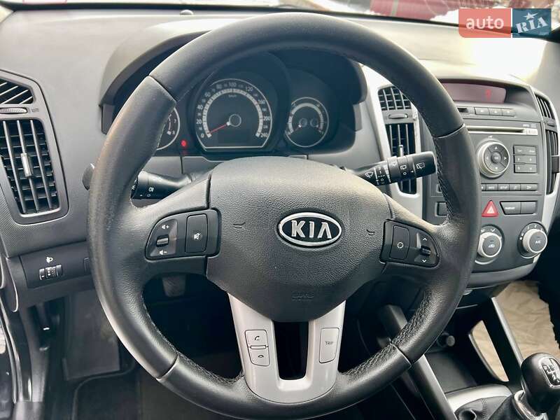 Универсал Kia Ceed 2010 в Умани