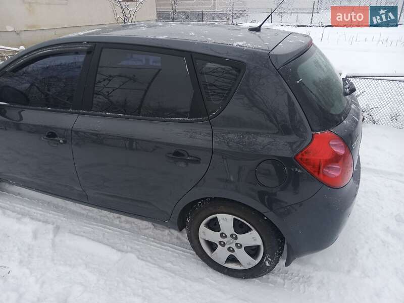 Хетчбек Kia Ceed 2009 в Богородчанах фото 5 Хетчбек Kia Ceed 2009 в Богородчанах