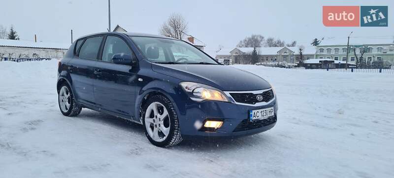 Хетчбек Kia Ceed 2010 в Нововолинську