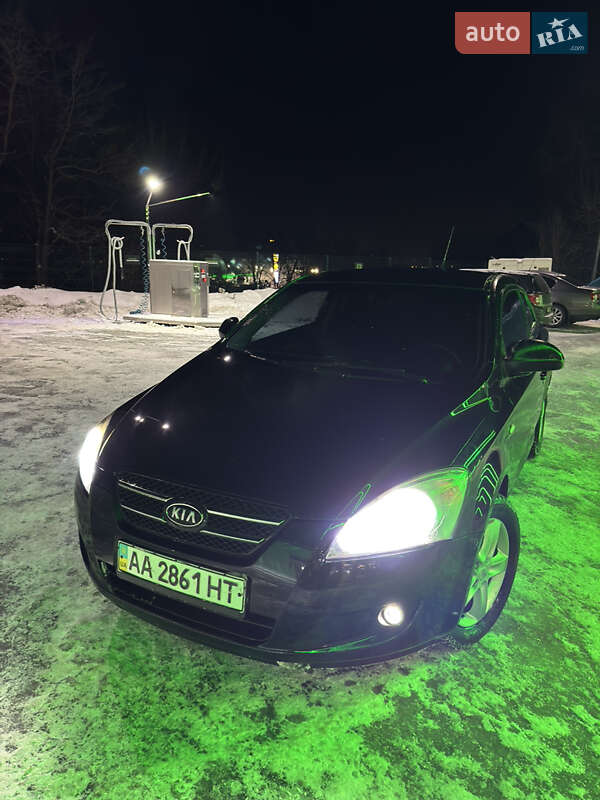 Хэтчбек Kia Ceed 2008 в Киеве