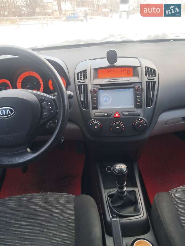 Хэтчбек Kia Ceed 2007 в Камне-Каширском