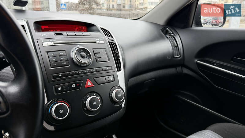 Универсал Kia Ceed 2012 в Запорожье