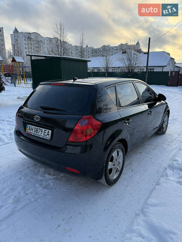 Хэтчбек Kia Ceed 2008 в Киеве