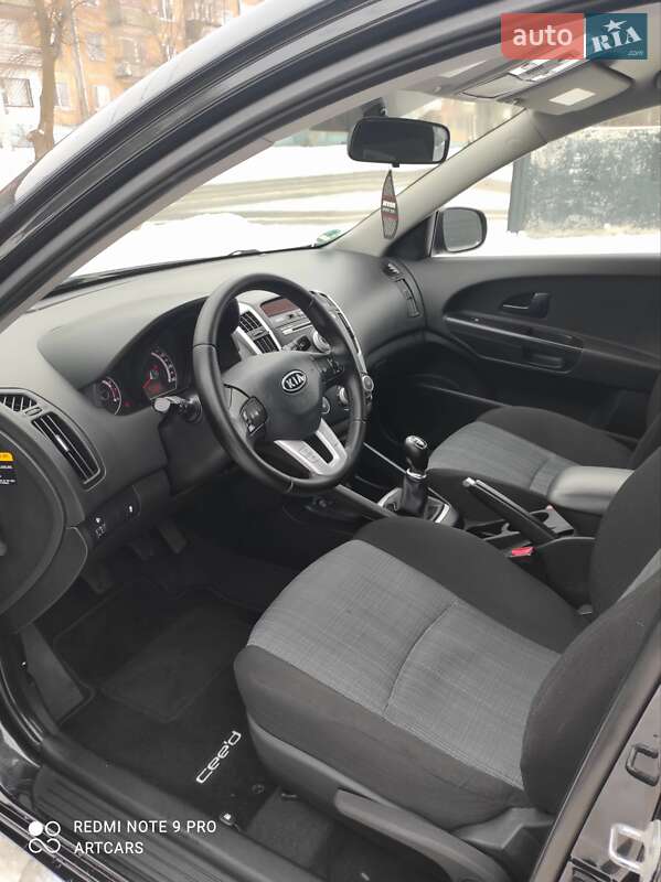 Универсал Kia Ceed 2010 в Каменском