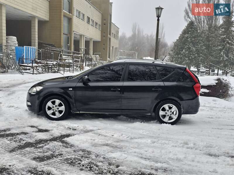 Универсал Kia Ceed 2010 в Киеве фото 3 Универсал Kia Ceed 2010 в Киеве