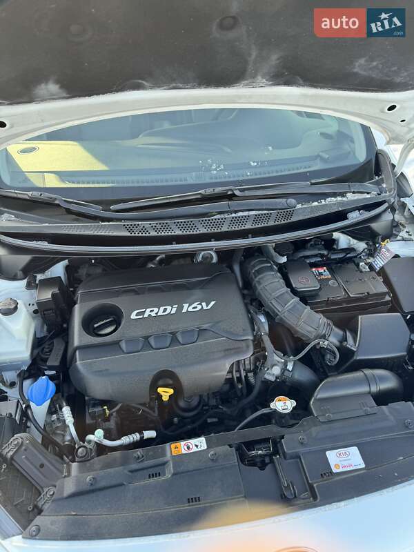 Хетчбек Kia Ceed 2015 в Києві фото 37 Хетчбек Kia Ceed 2015 в Києві