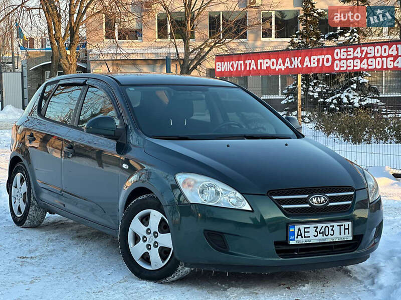Хэтчбек Kia Ceed 2009 в Днепре