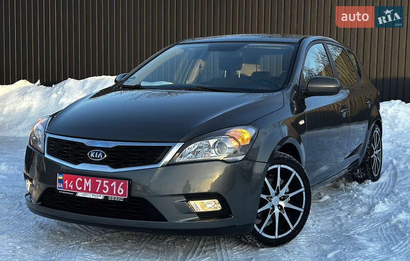 Хэтчбек Kia Ceed 2010 в Дрогобыче
