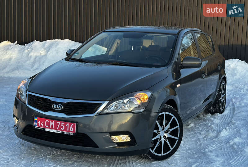 Хэтчбек Kia Ceed 2010 в Дрогобыче