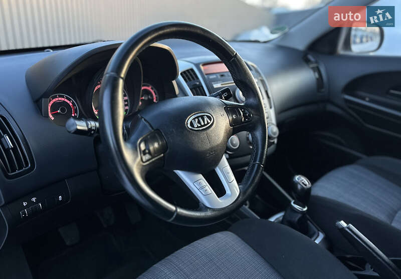Хэтчбек Kia Ceed 2010 в Дрогобыче