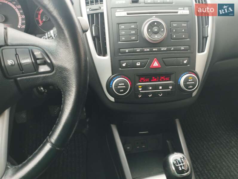 Универсал Kia Ceed 2009 в Дубно