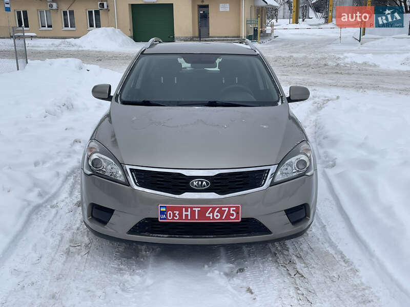 Універсал Kia Ceed 2010 в Луцьку
