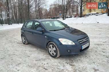 Хэтчбек Kia Ceed 2008 в Мене