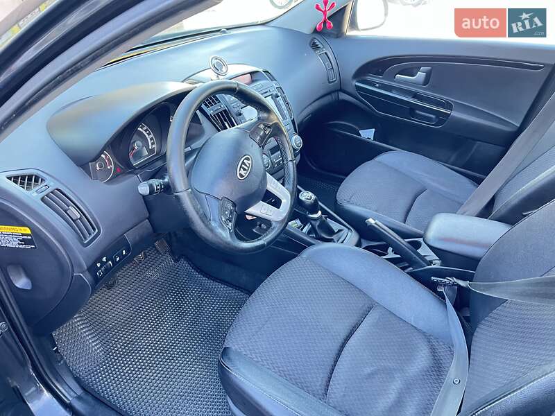 Хетчбек Kia Ceed 2010 в Хмельницькому фото 8 Хетчбек Kia Ceed 2010 в Хмельницькому