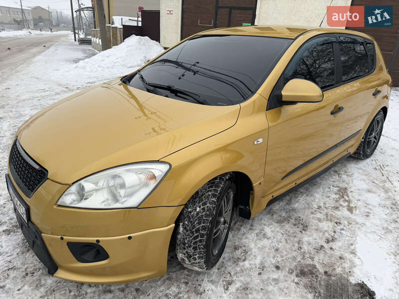 Хэтчбек Kia Ceed 2008 в Крыжополе