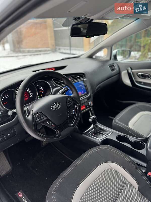 Хетчбек Kia Ceed 2015 в Києві фото 7 Хетчбек Kia Ceed 2015 в Києві